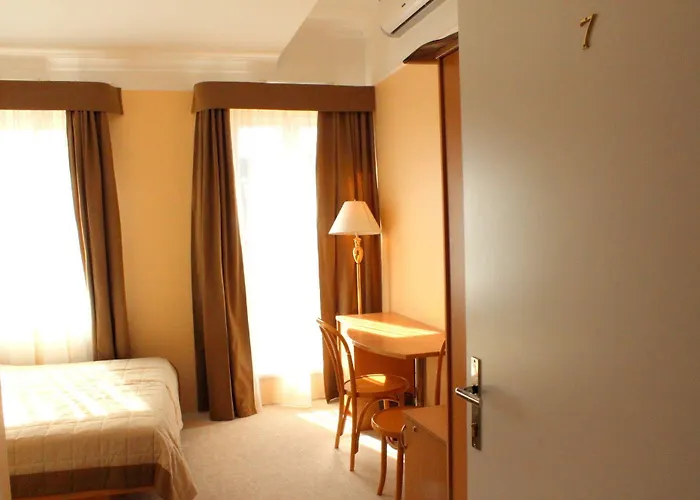 Radharane ホテル 3*