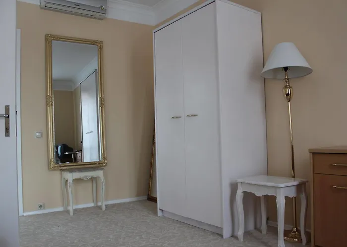 Radharane 3* カウナス